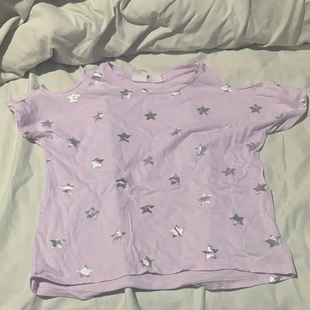 GAP xs 4/5 Purple Kids Tee with Silver Stars cold shoulder sleeve hi low hem euc
